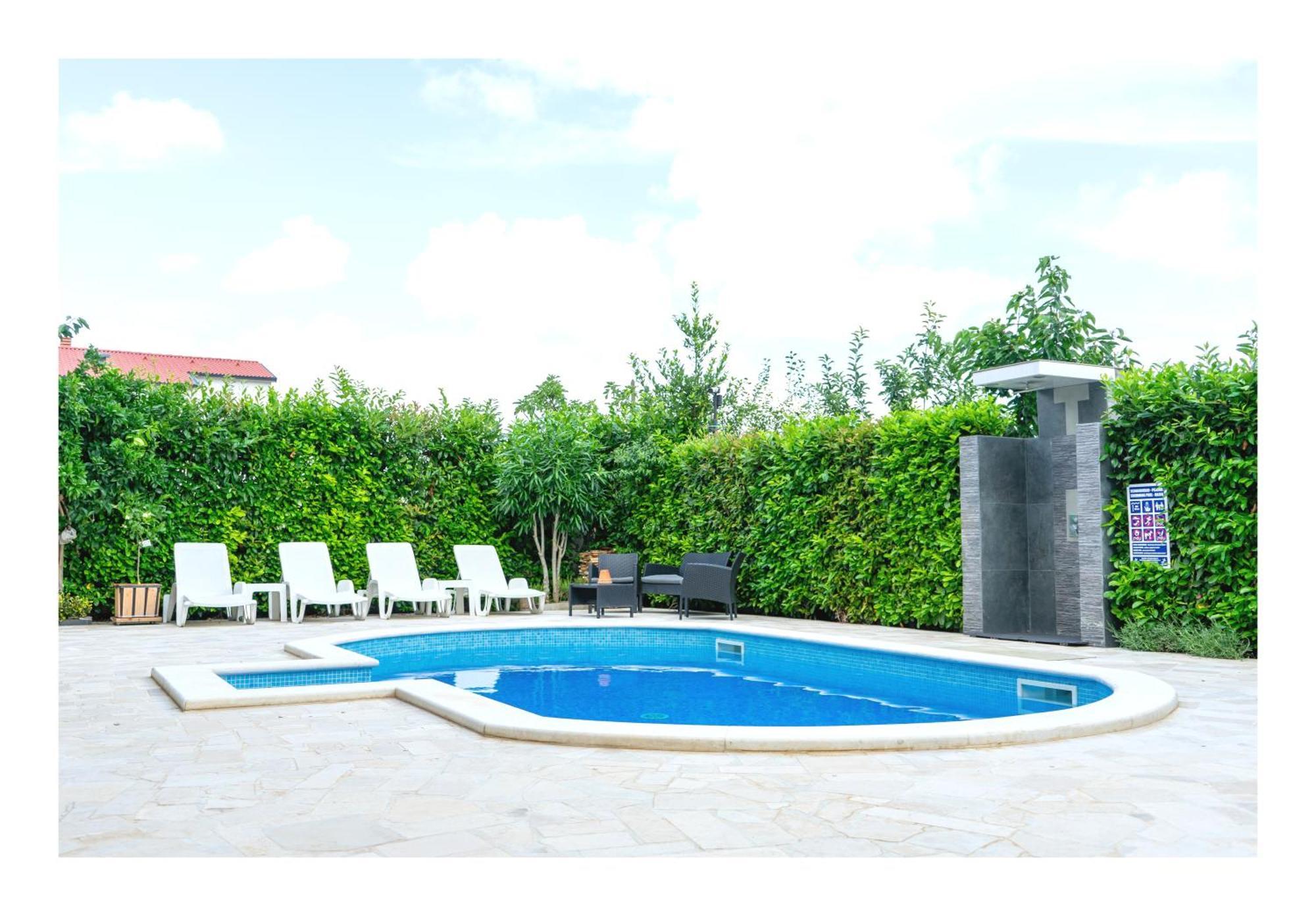 Studio Apartment With Pool PUY Exterior foto